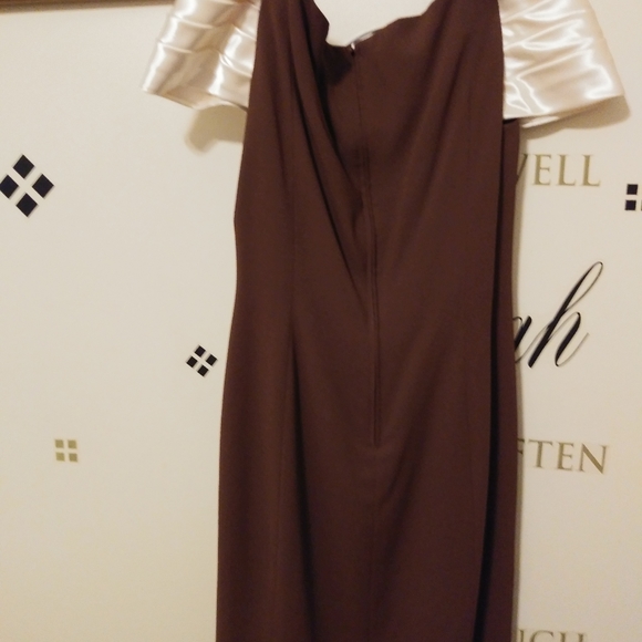 Dress - Picture 3 of 4